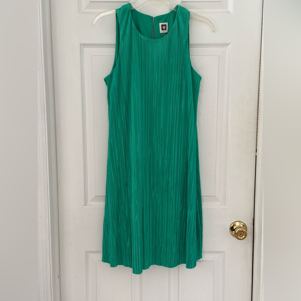 Elegant Green Sleeveless swing Dress small knee length